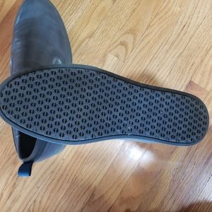 nevereven platform sneaker